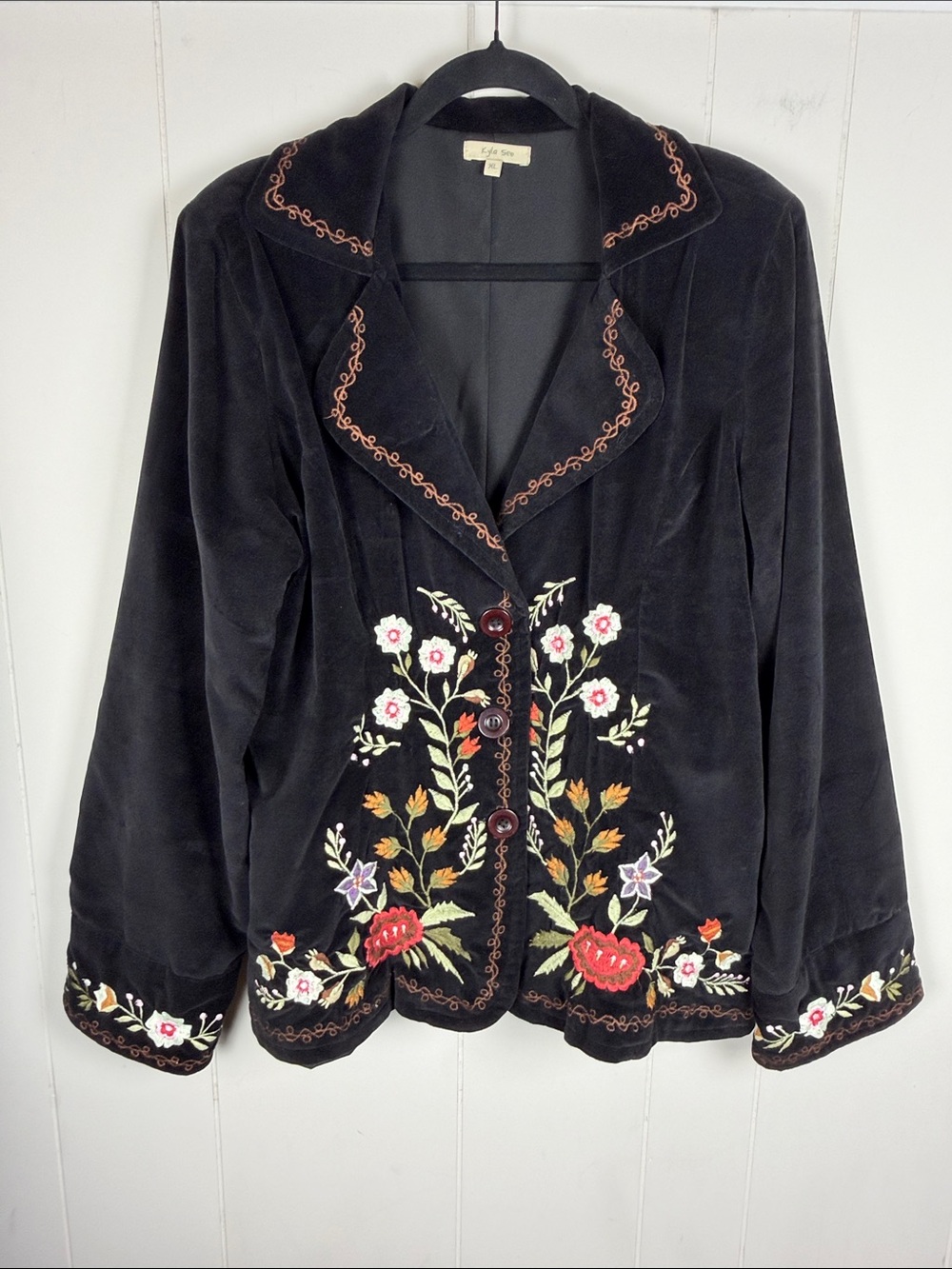 Black Velvet BlazerJacket with Embroidered Floral Detail Size XL Boho Whimsigoth